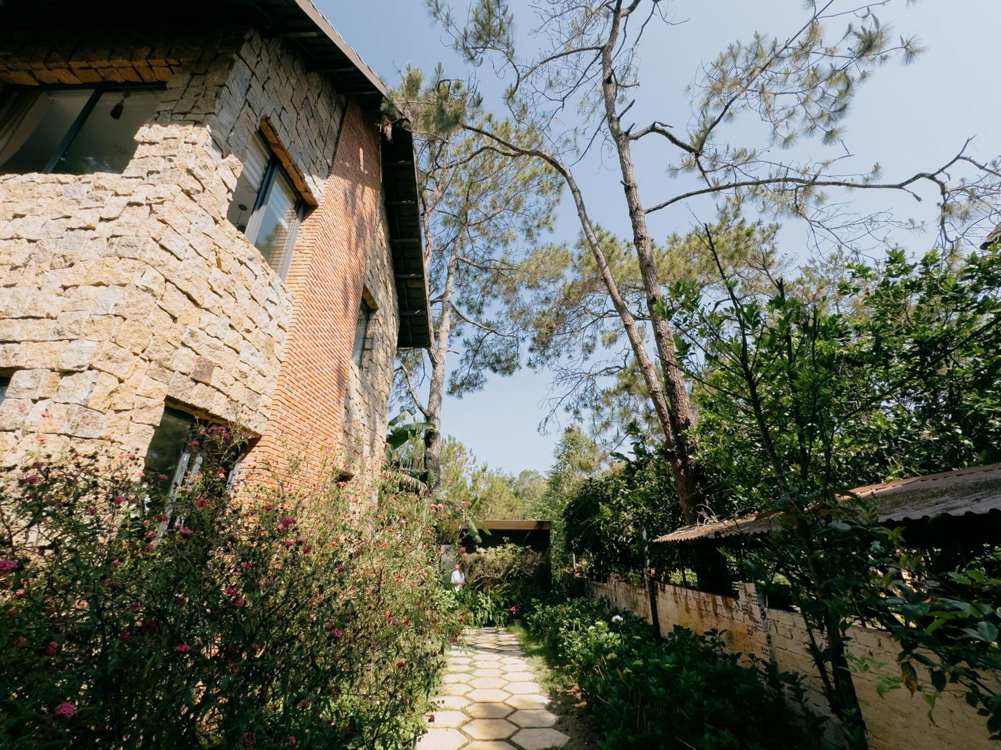 Camelia Coffee & Homestay Kon Von Kla Exteriör bild